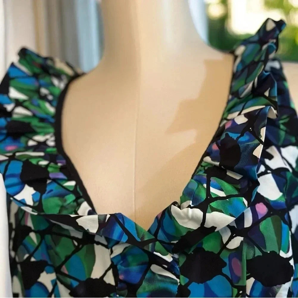 049 Just Taylor |NWOT Green Abstract Print Ruffle Neck Sheath Cocktail Dress (6) - Picture 4 of 11